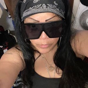 Meet your Posher, Tania